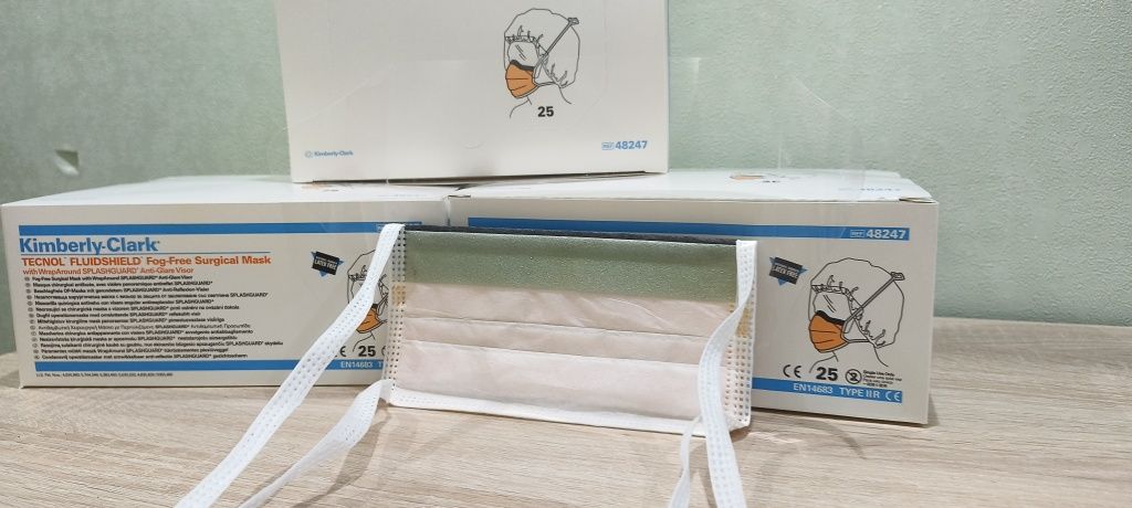 Маска с защитным экраном медицинская хирургическая Kimberly Clark