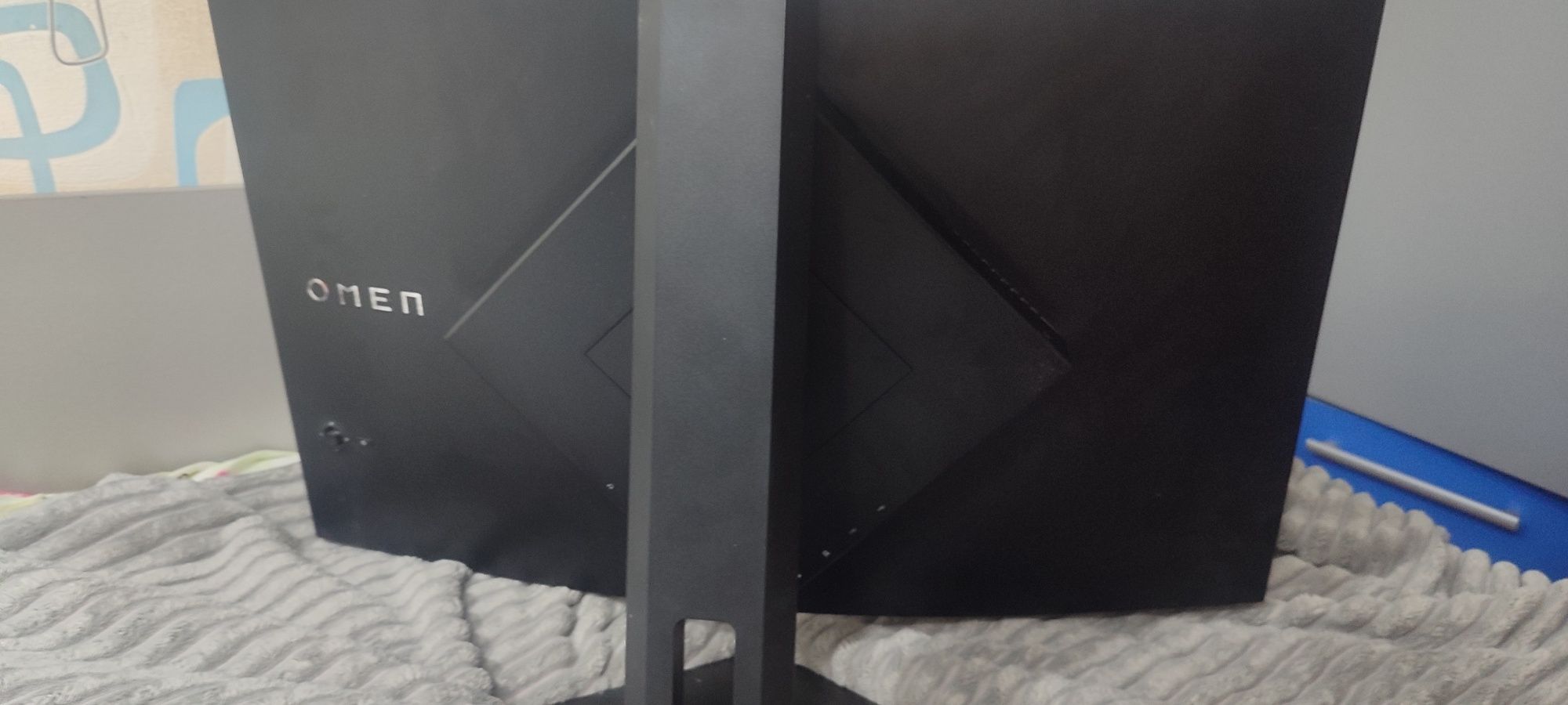 HP OMEN 27c (KVM121), 27", 240 Гц, QHD, изогнутый