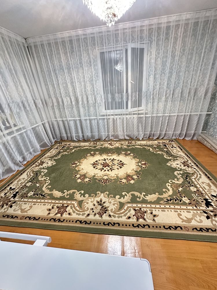 Продам срочно чистый ковер