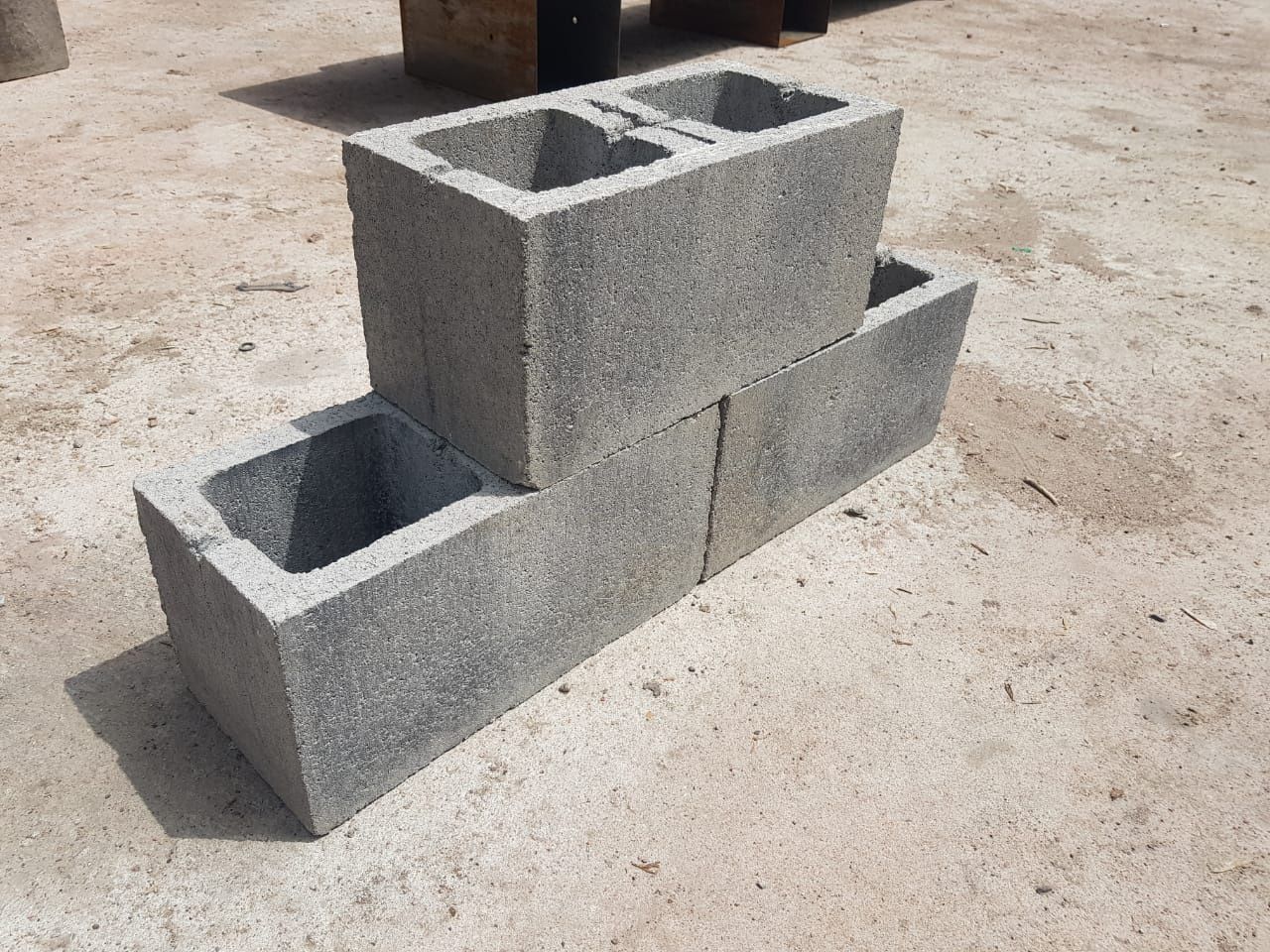 Шлакоблок рваный 260 тг.  Шлакоблок сапалы 160тг  через Каспий ред  (1