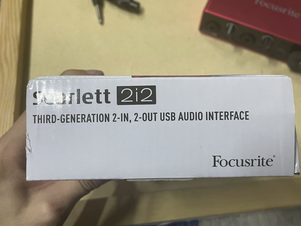 Продам абсолютно новую звуко-карту Focusrite Scarlett 2i2 3rd Gen.