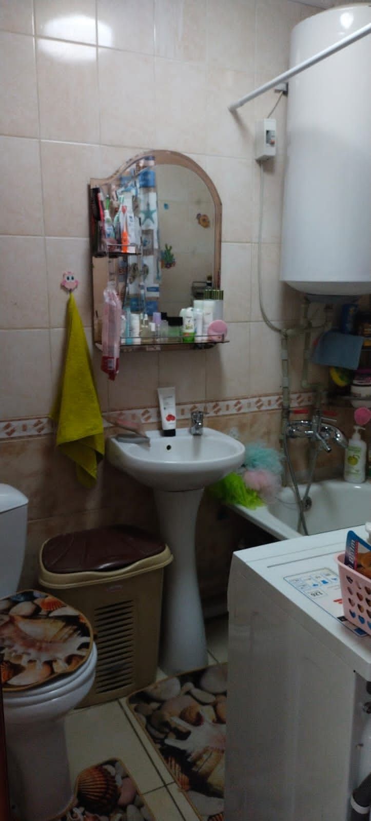 Продам четырех комнатную квартиру