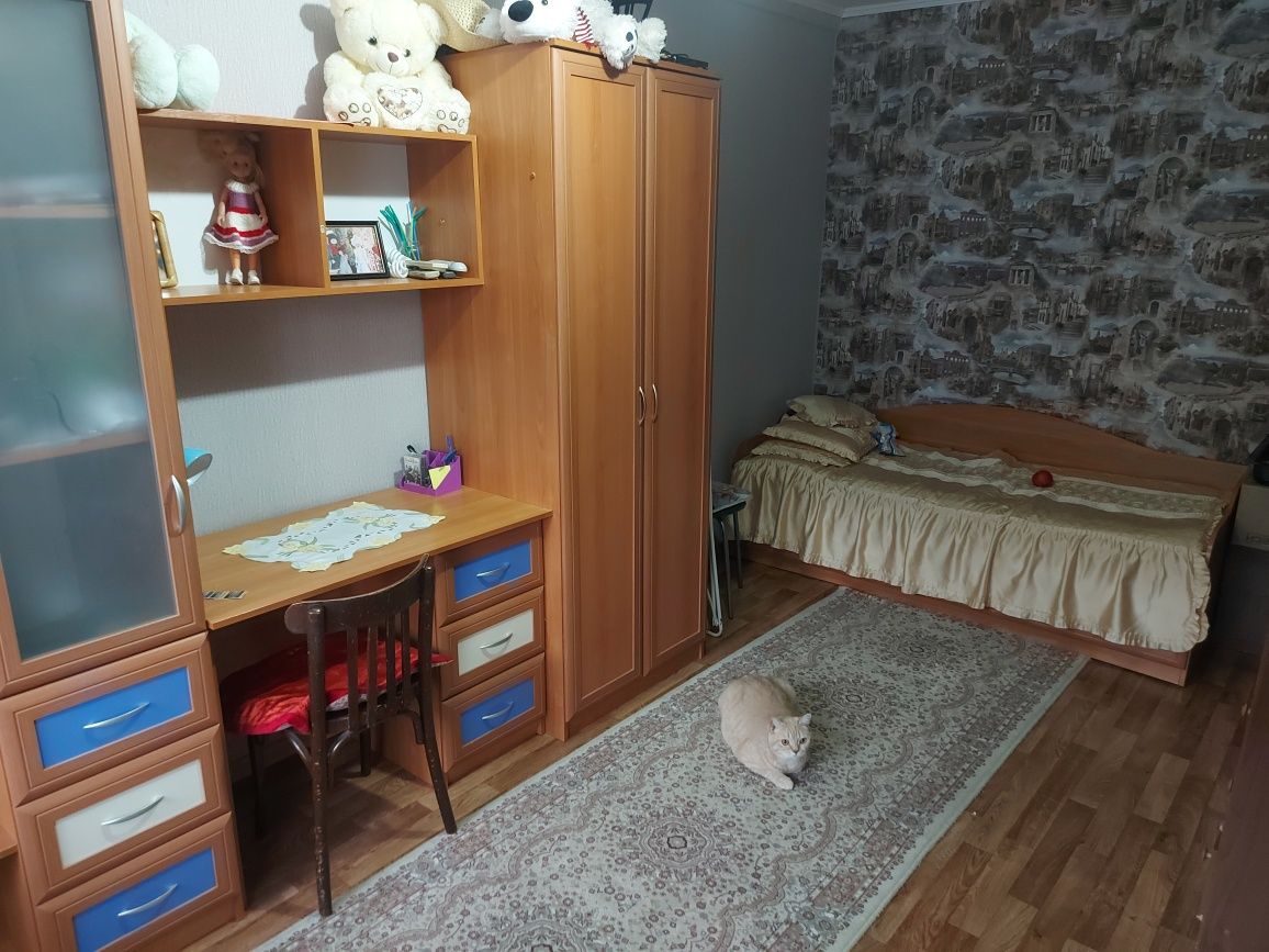 Продам 3-х комнатную квартиру в 8 микрорайоне