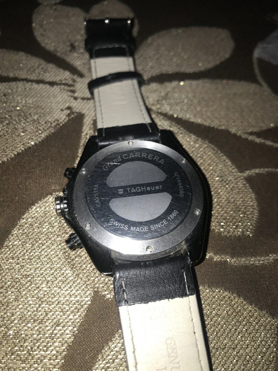 Продам фирменные оригинальные мужские часы