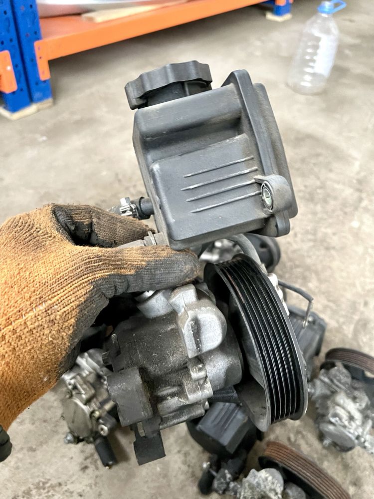 Гур насос на Mercedes W210 W220 W211 M112 M113 Мерседес М112 М113