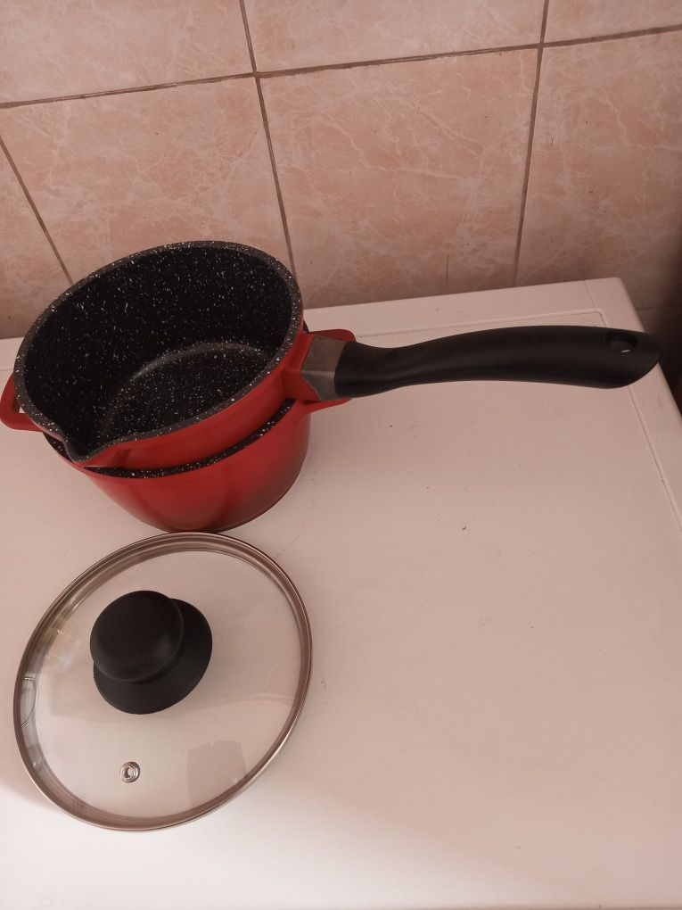 Продам новый германский набор:ковш + кастрюля 1,3 литра каждый