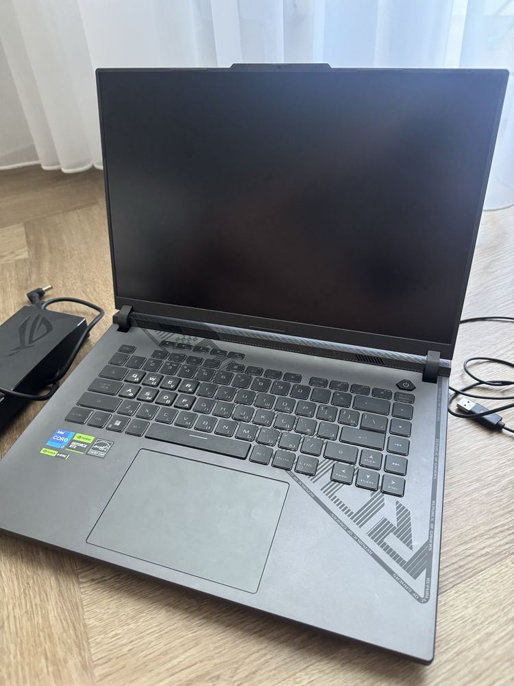Asus rog strix g16