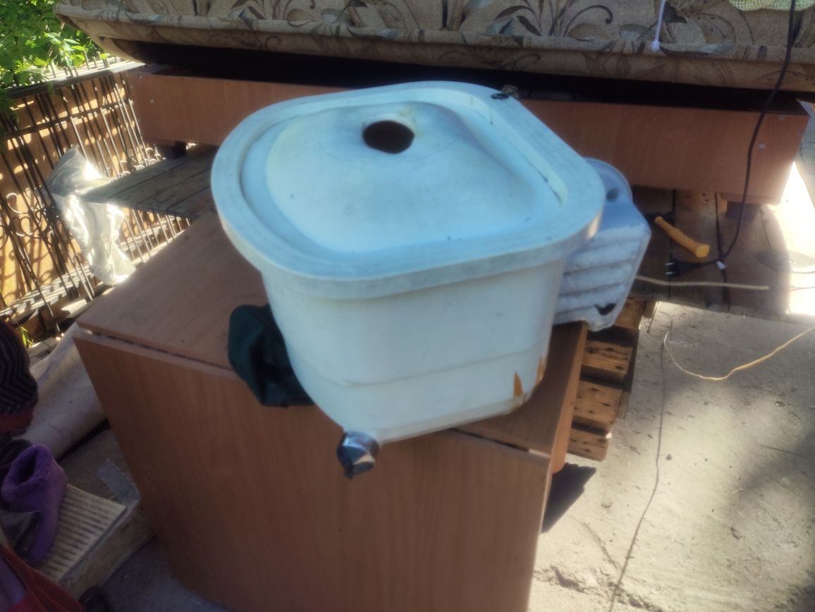 Продам стиральную машину малютка