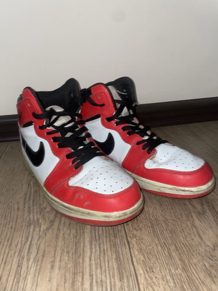 Nike jordan.