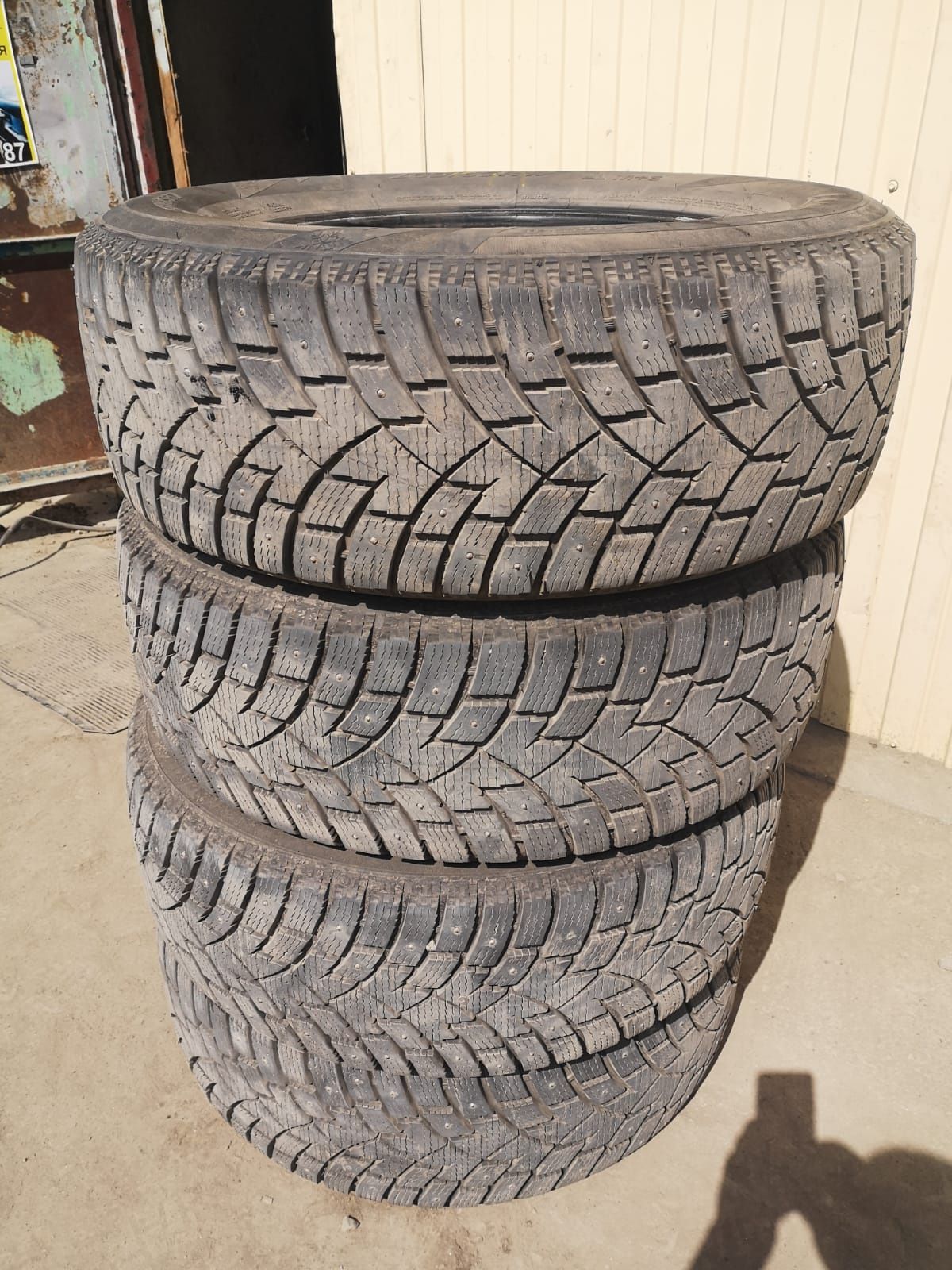 Шины 265/65 R17 отличное состояния