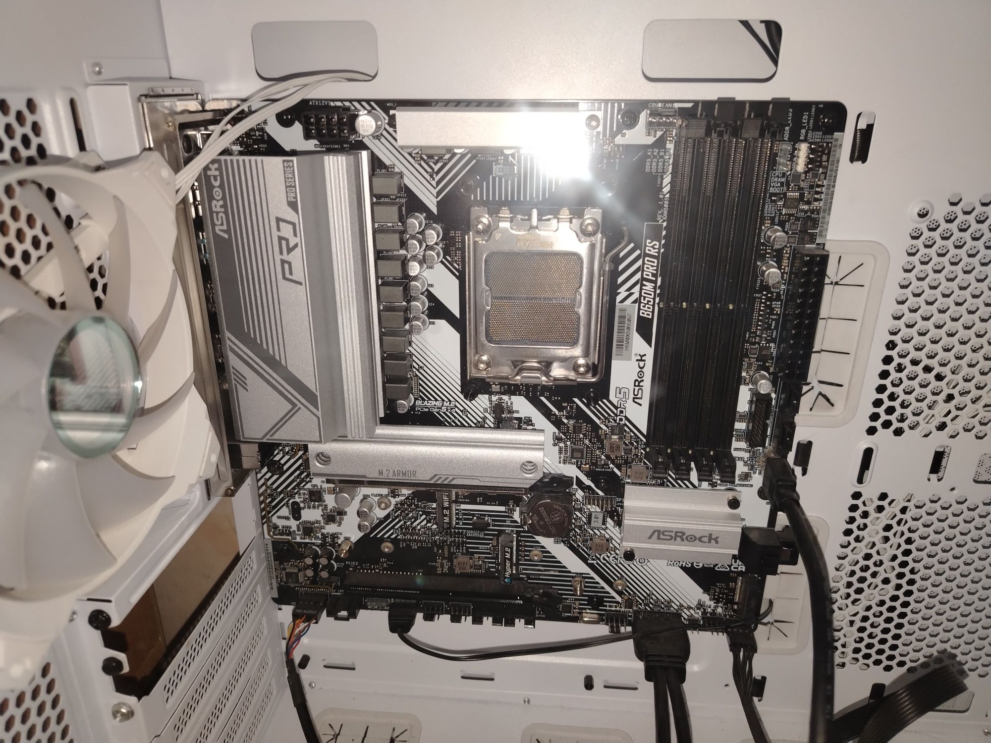 Корпус+мать b650 asrock Pro rs amd
