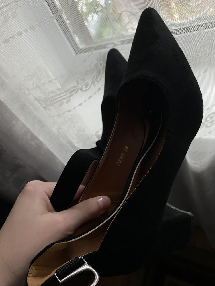Продам туфли 38р