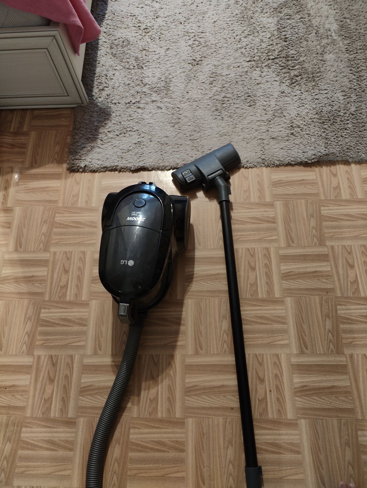 Пылесос LG 2000 W