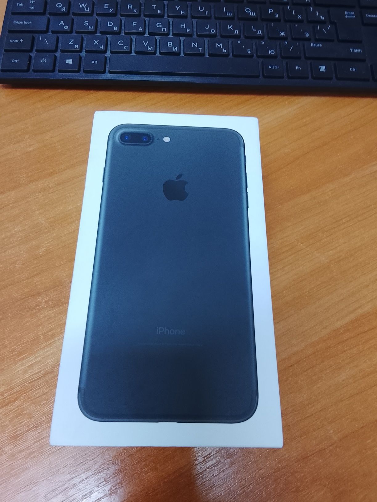 Айфон 7+ память 128гб