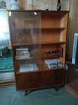 Шкаф книжный . Деревянный.