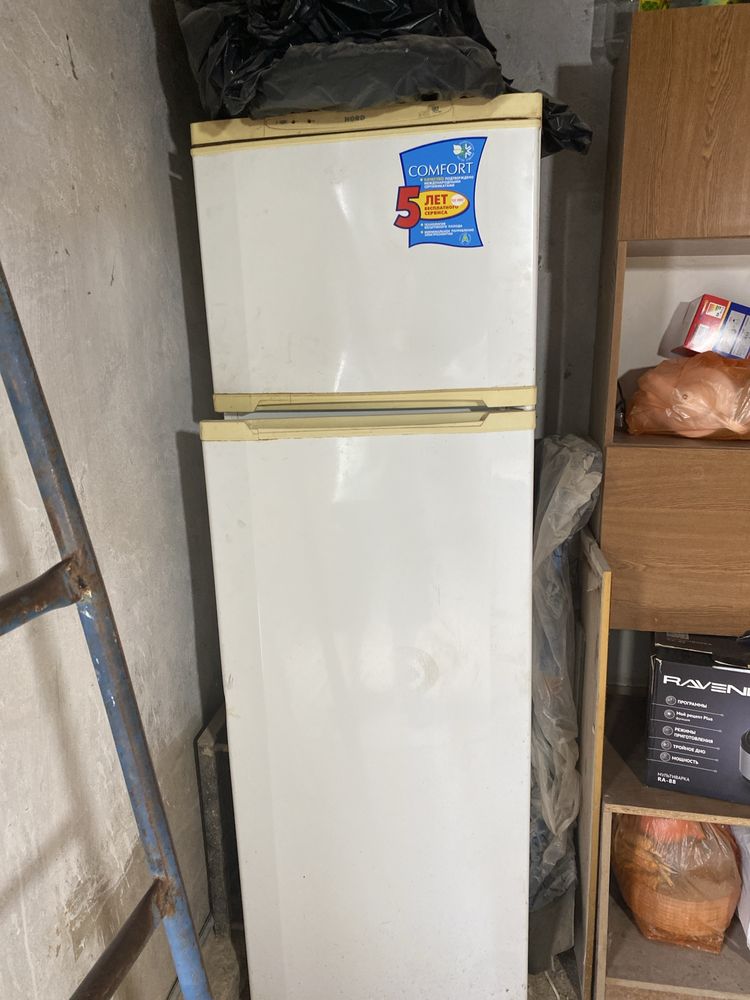 Продам холодилник на запчасти