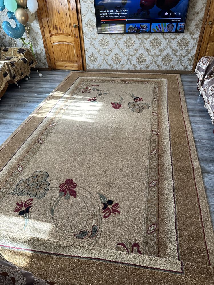 Ковер турецкий ,отличного качества