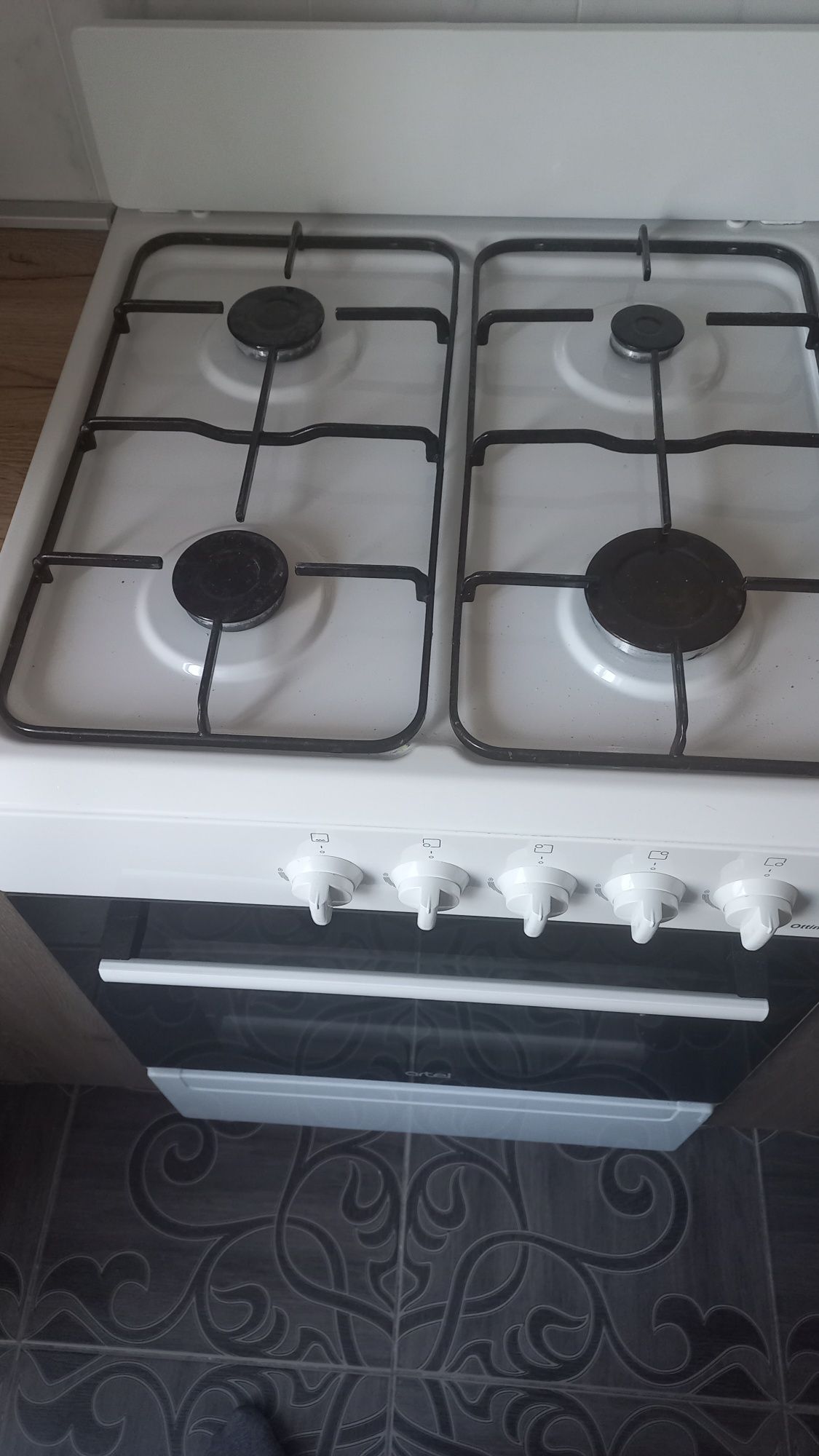 Продам газовую плиту