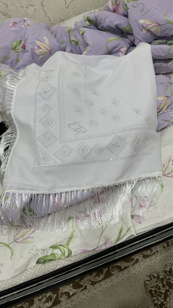 Продается белые качественные платки новые