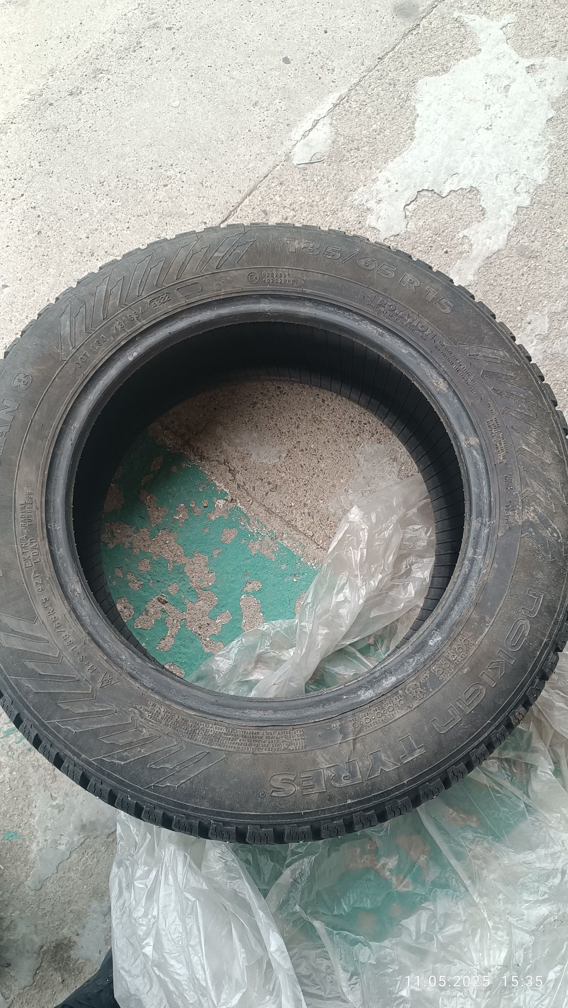 Продам один балон зима шипы.