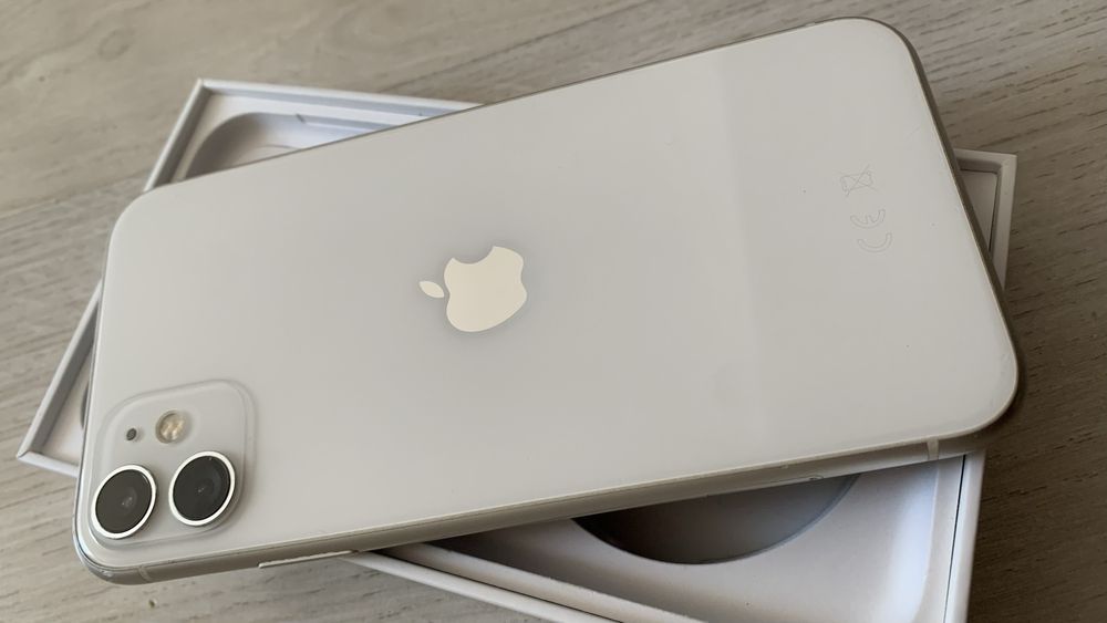 iPhone 11 . 128 gb  . 74%