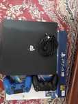Продам PS 4 Pro в отличном состоянии 2 шт гейпада