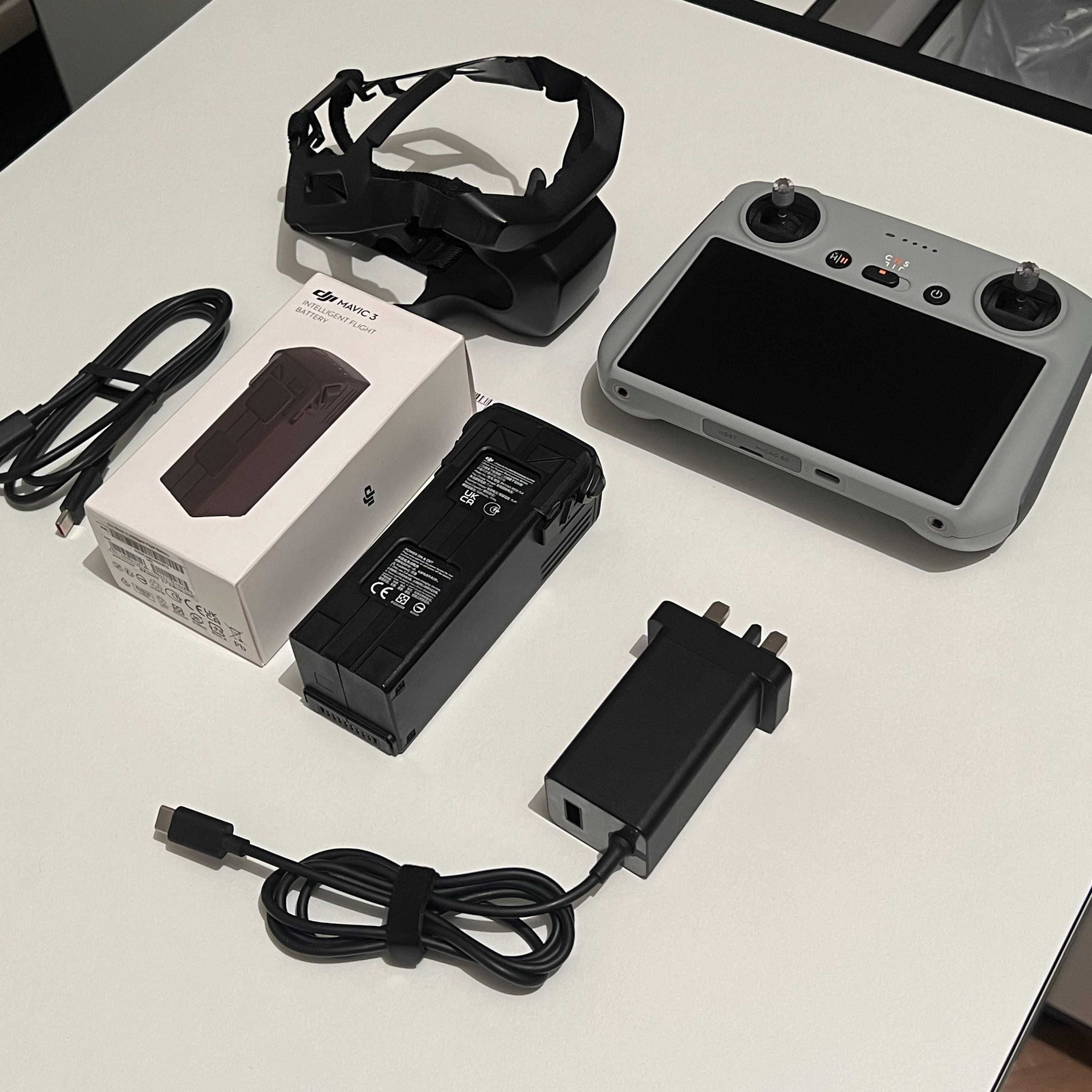 Дрон DJI Mavic 3 квадрокоптер - DJI RC, батарейка, зарядка, чехол