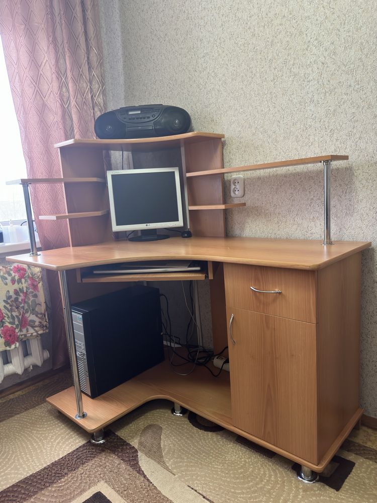 Стол компьютерный угловой