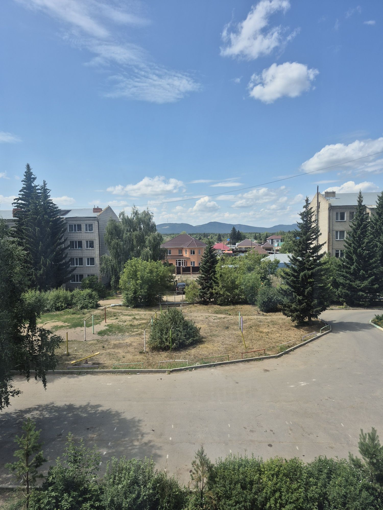 Сдам 3-х комн. кв.долгосрочно семейной паре или семье с 1 ребенком.