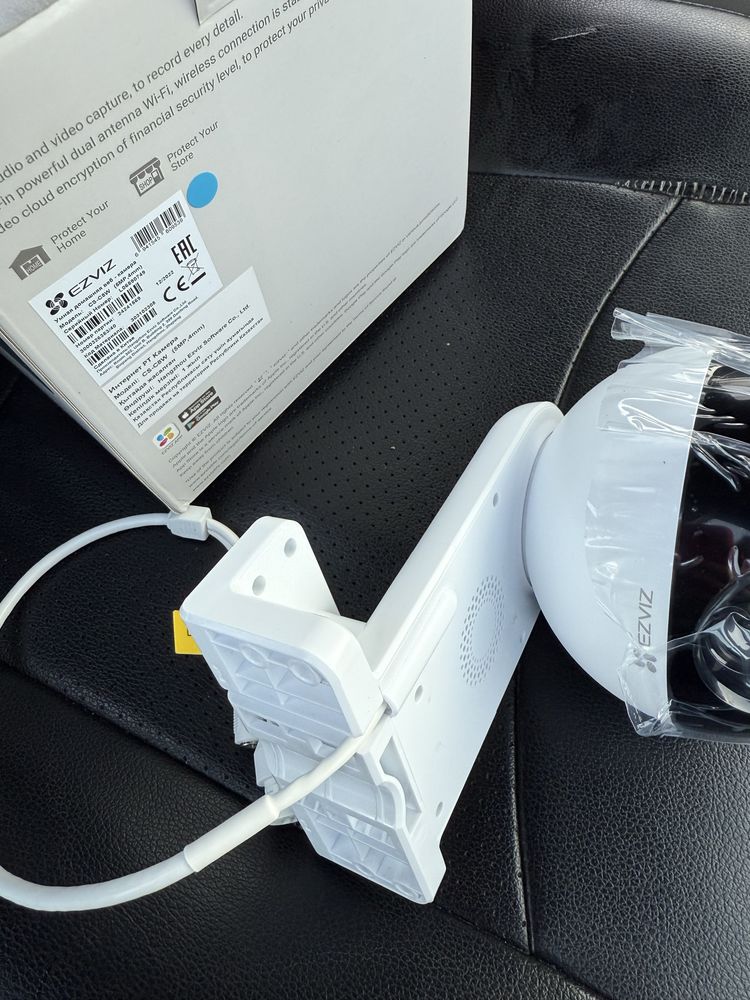 Новая видеокамера EZVIZ C8W Pro