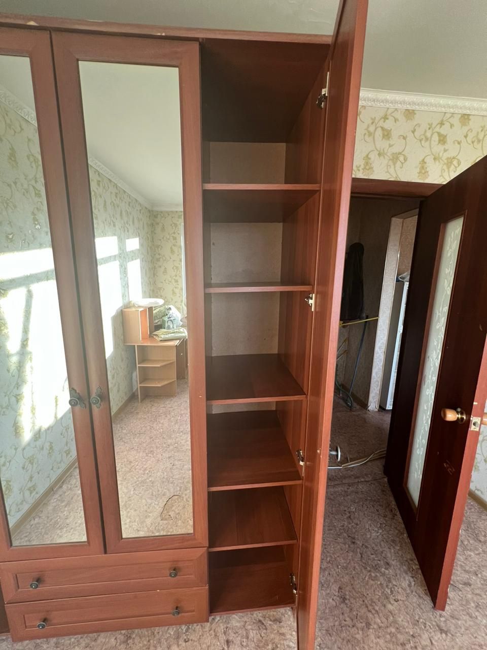 Продам  срочно .