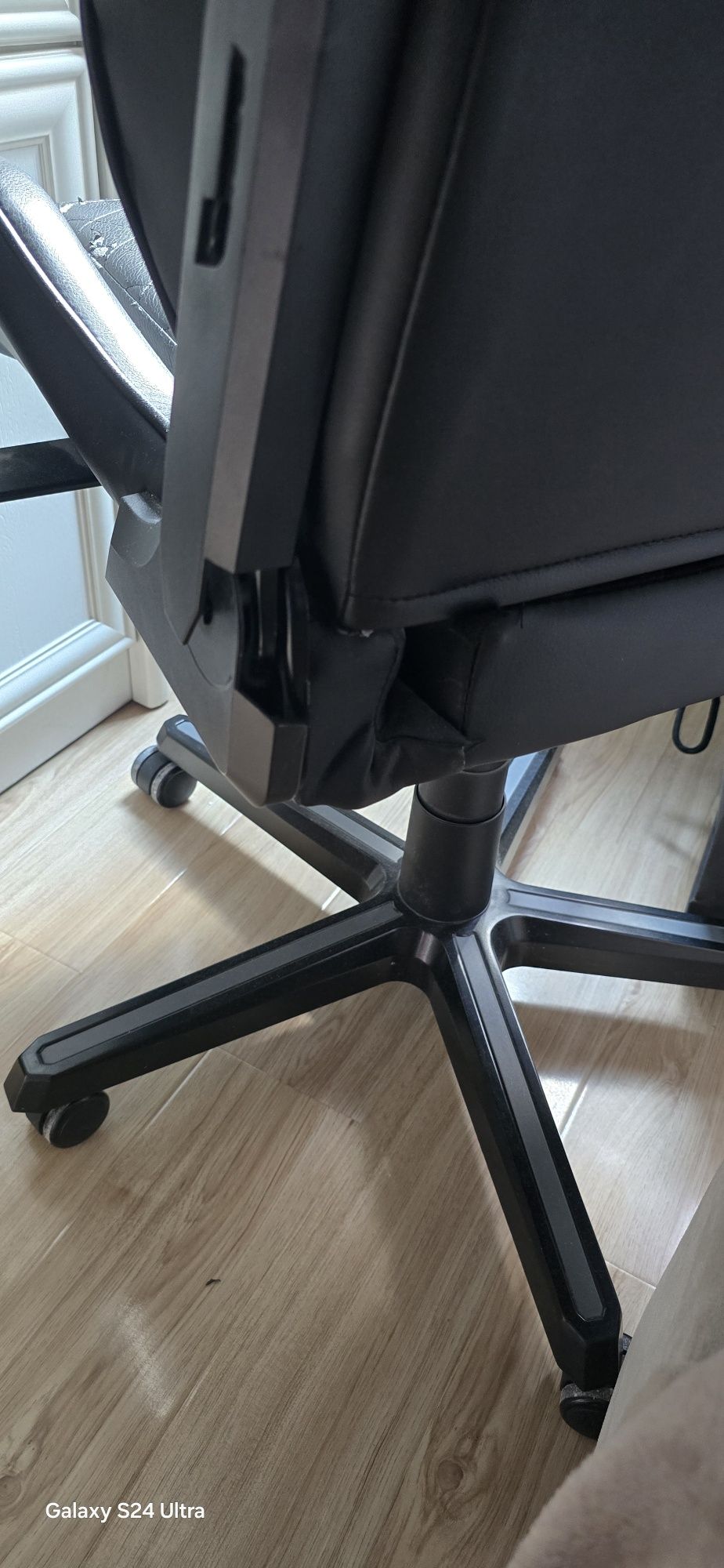 Игровое кресло DXRacer - Чёрный