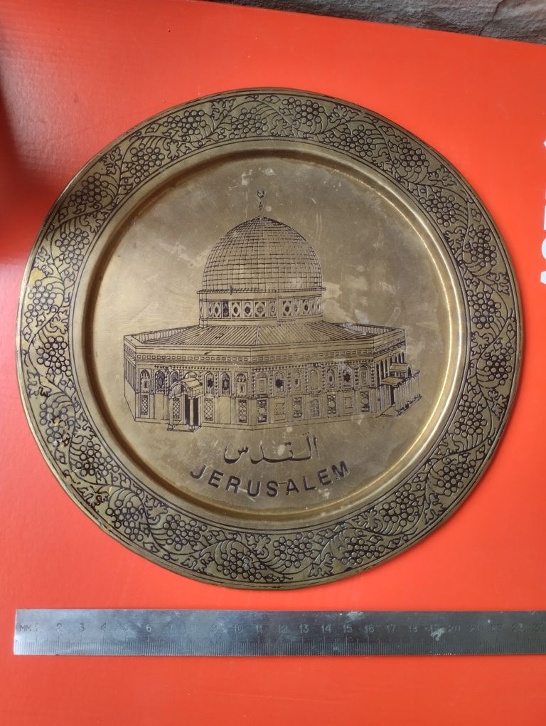 Настенные тарелки памятные