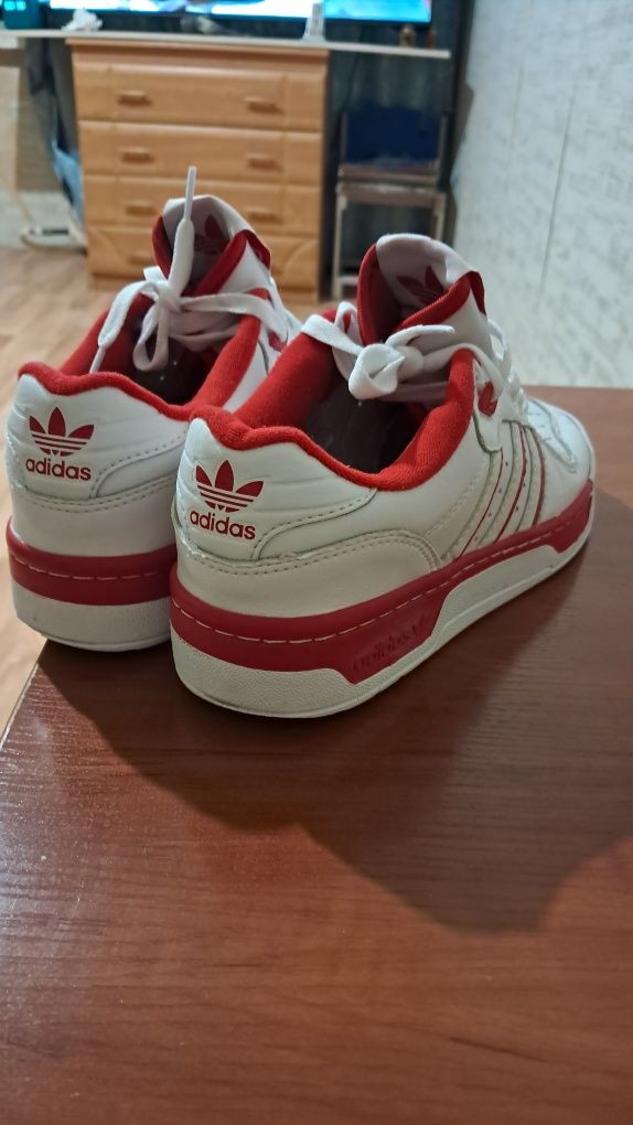 Продам кроссовки!
