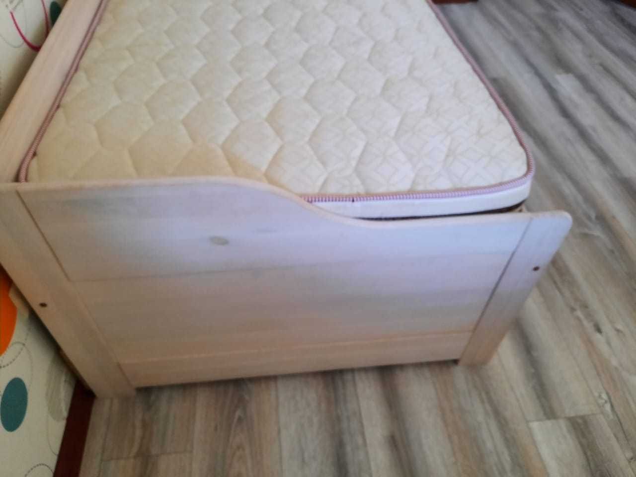 Продам детскую кровать с матрасом, с нишей (производство - Россия)