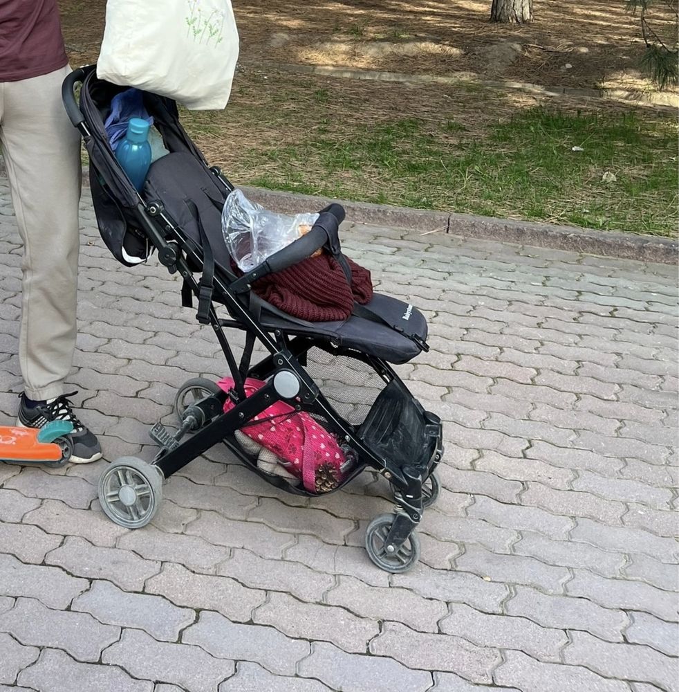 Продам прогулочную коляску