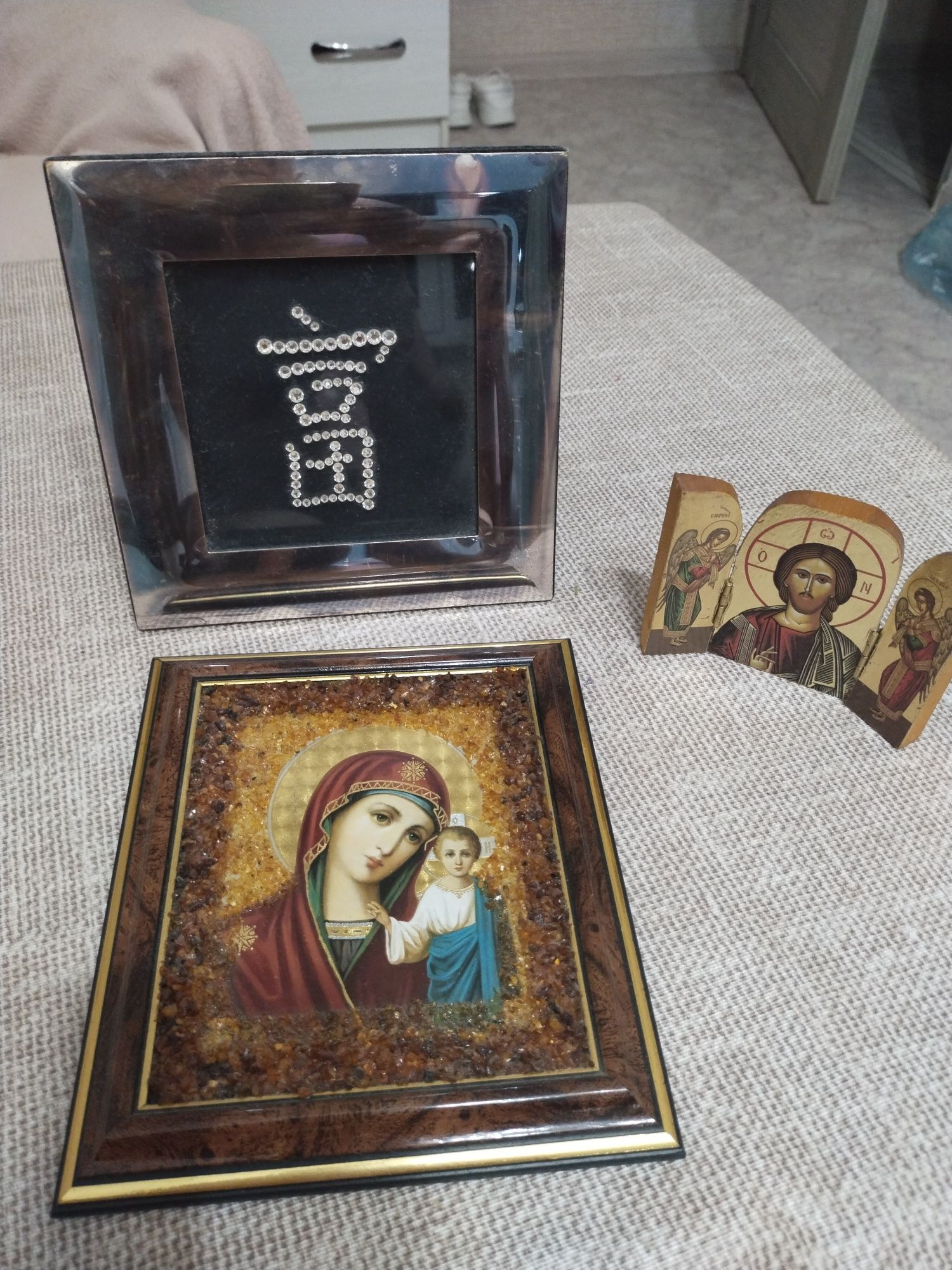 Иконы и символы. Возможна отправка почтой.