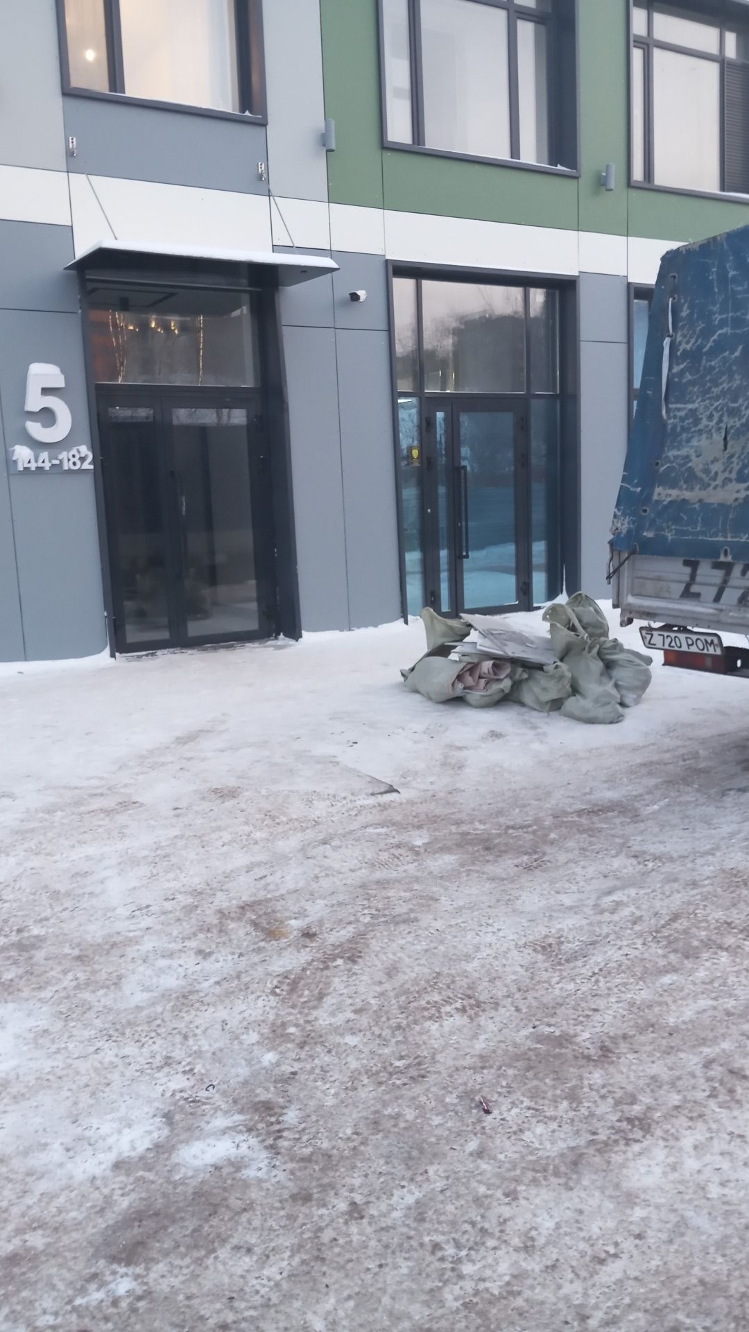 Вывоз старой негодной мебели на свалку утилизация