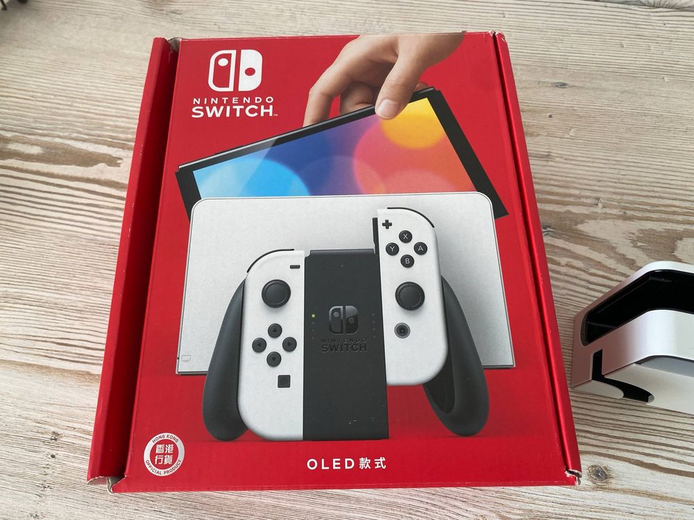 Nintendo Switch Oled белый + подарок картридж Mortal Kombat