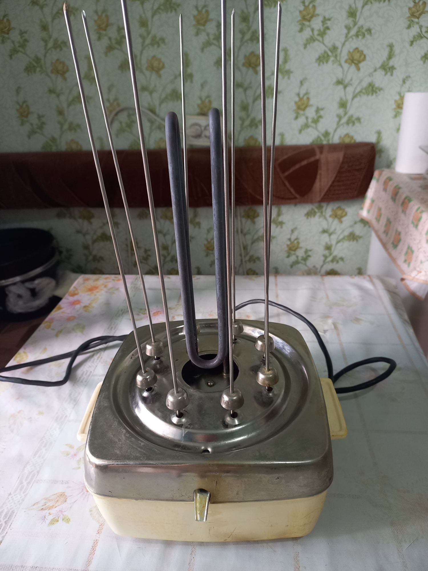 Продам электро шашлычнеца  производства С.С.С.Р.