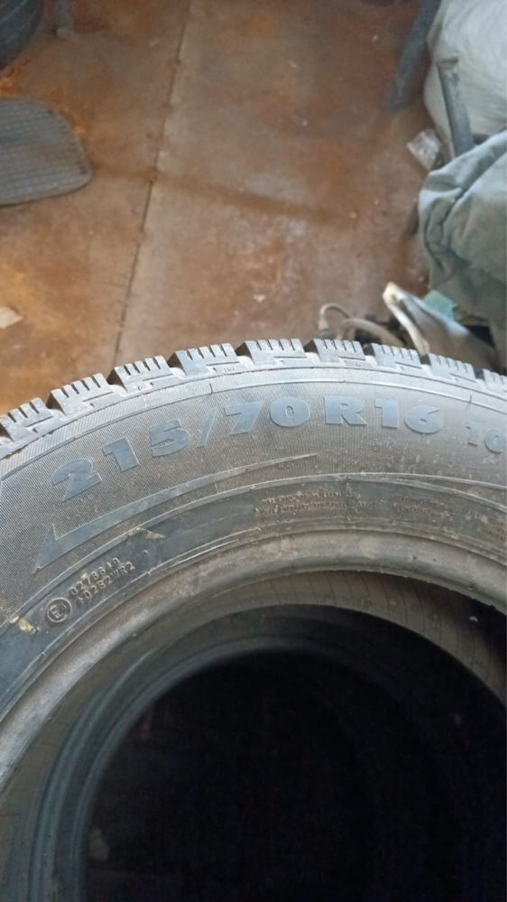 Продам шины nokian липучка 215/70/R16