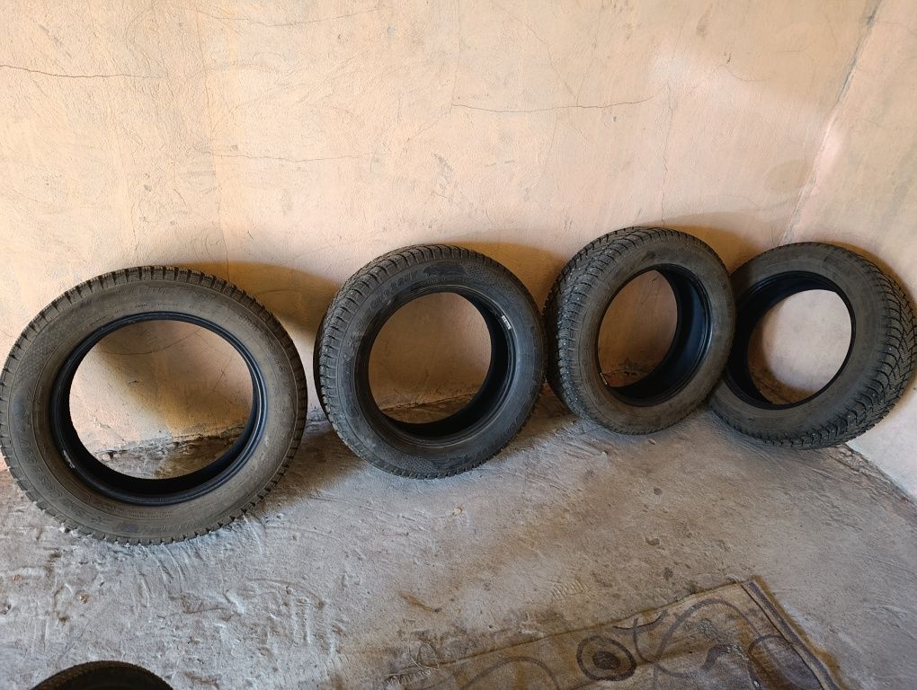 Шины шипованные  225/60R18