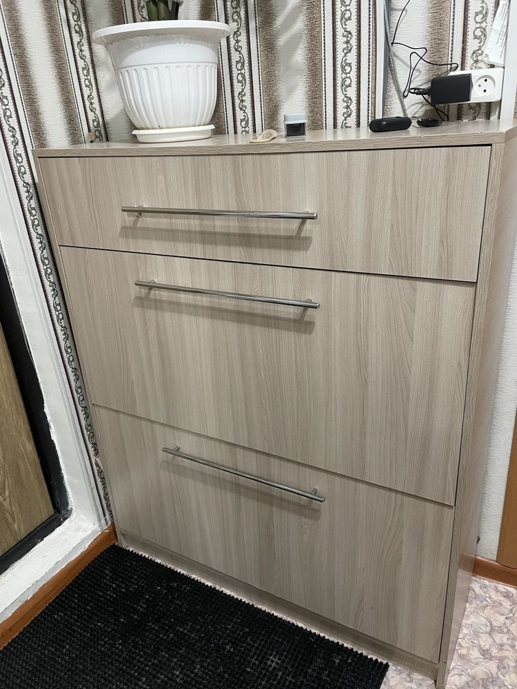 Продам обувницу для прихожей
