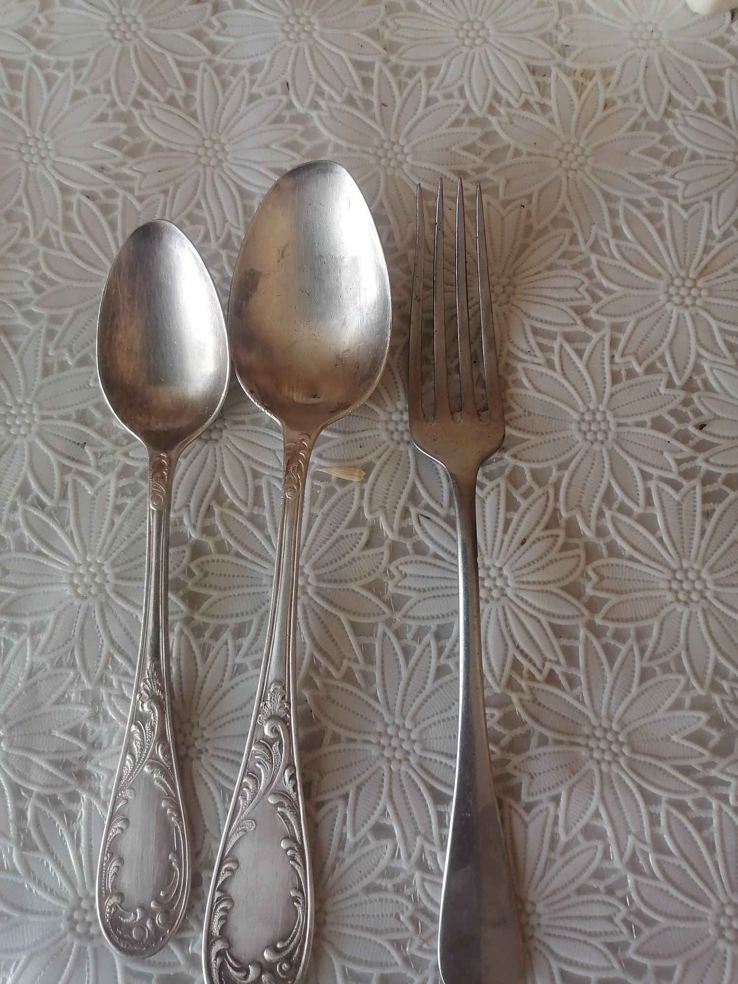 Продам сахарницу. Молочницу. И ложки мельхиор.