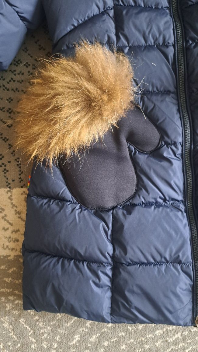 Продам курточку для девочки