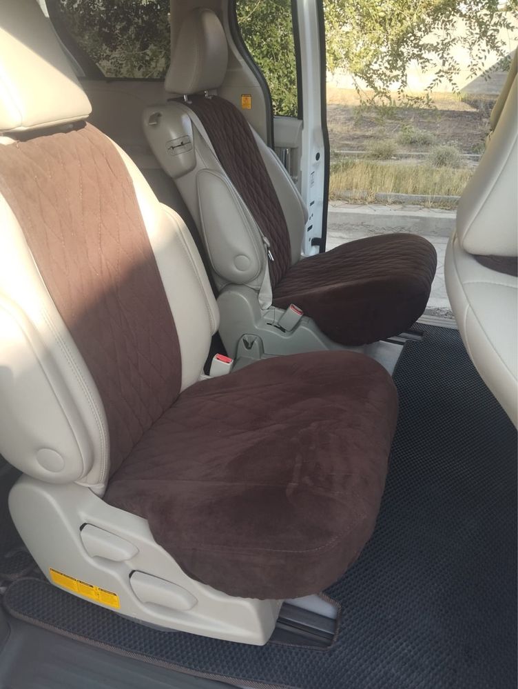 Автомобиль Toyota Sienna 2010 года продается в отличном состоянии.