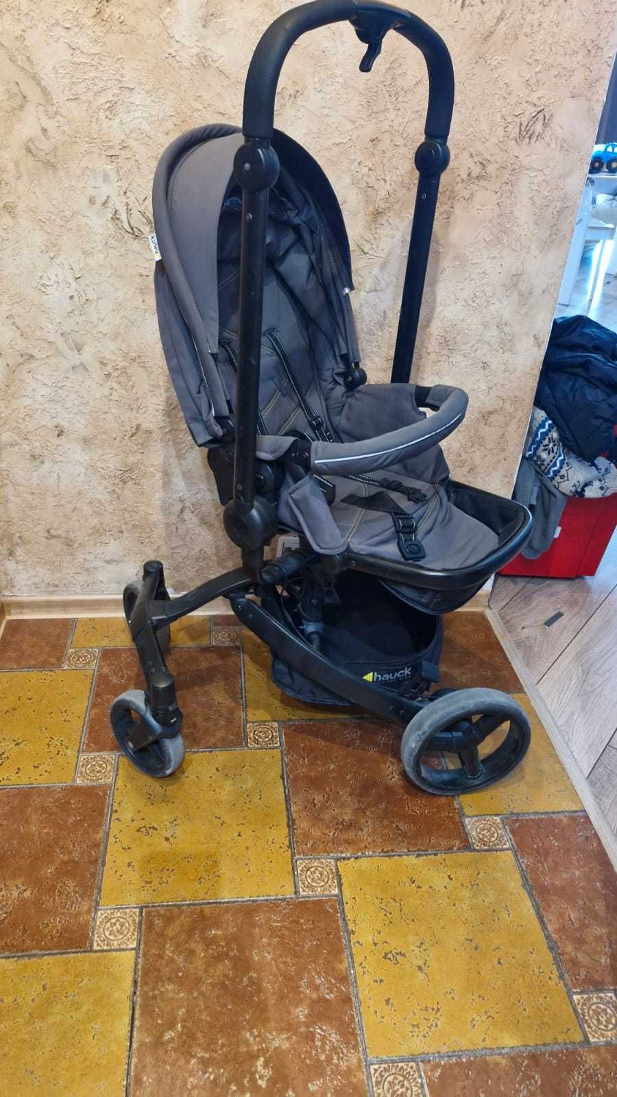 Коляска HAUCK: Коляска 3 в 1 Twister Trio Set серая