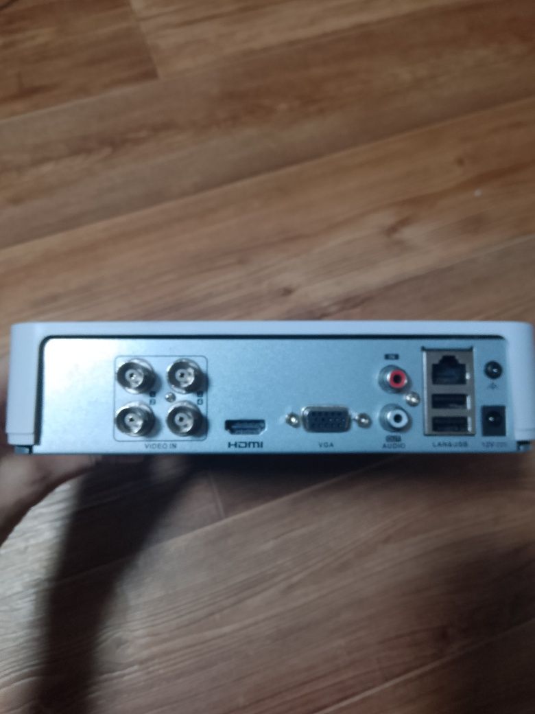 Видеорегистратор HiWatch DS-H104G (аналоговый DVR)