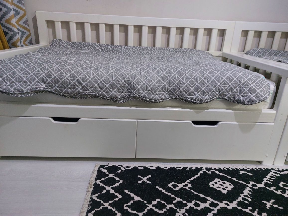 Продам детские кровати 2 шт дерево