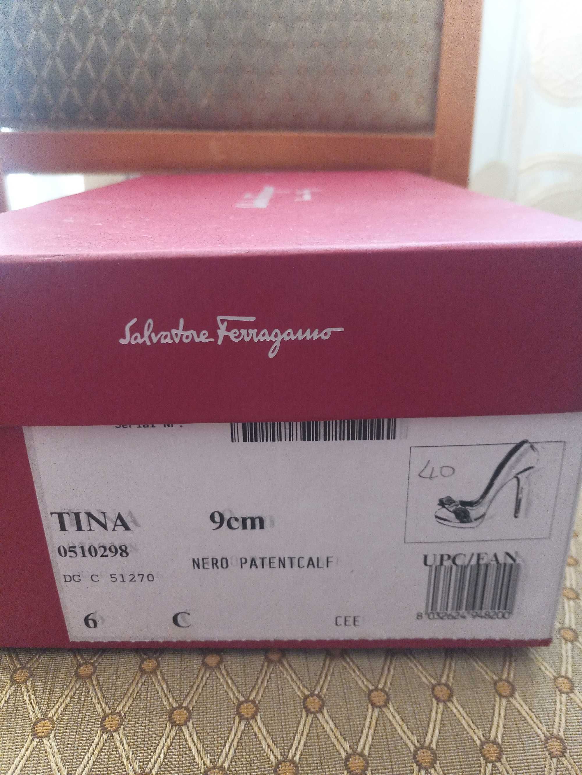Черные лаковые туфли Ferragamo (оригинал), 36,5 размер, стопа 23,5см.